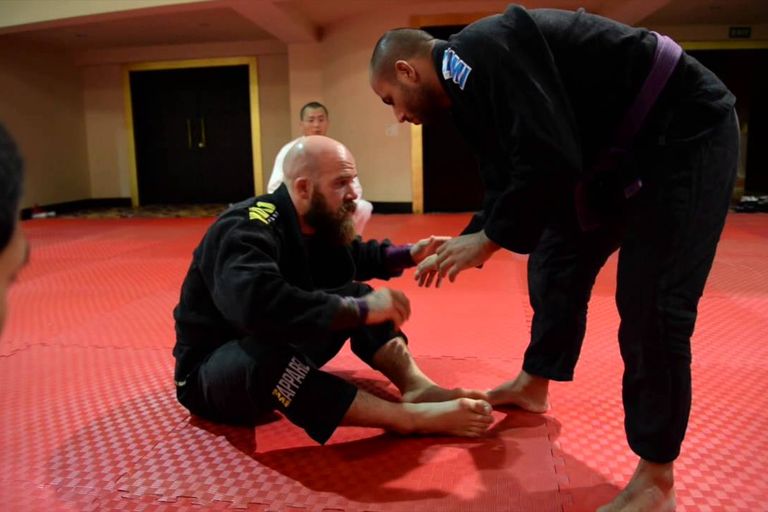 Kit Dale's BJJ Great White Grip to Triangle