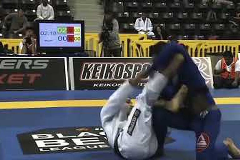 Romulo Barral playing guard in competition